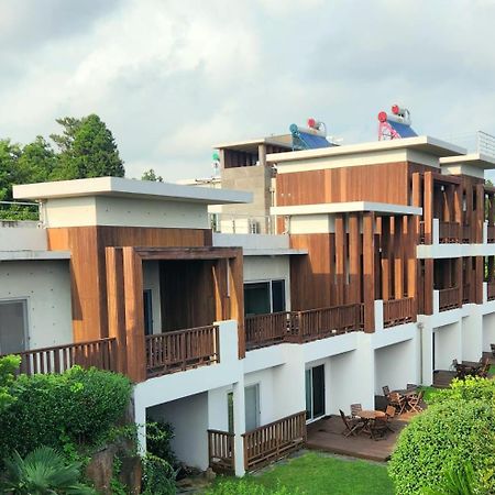 Jeju Eco Suites Seogwipo Bagian luar foto