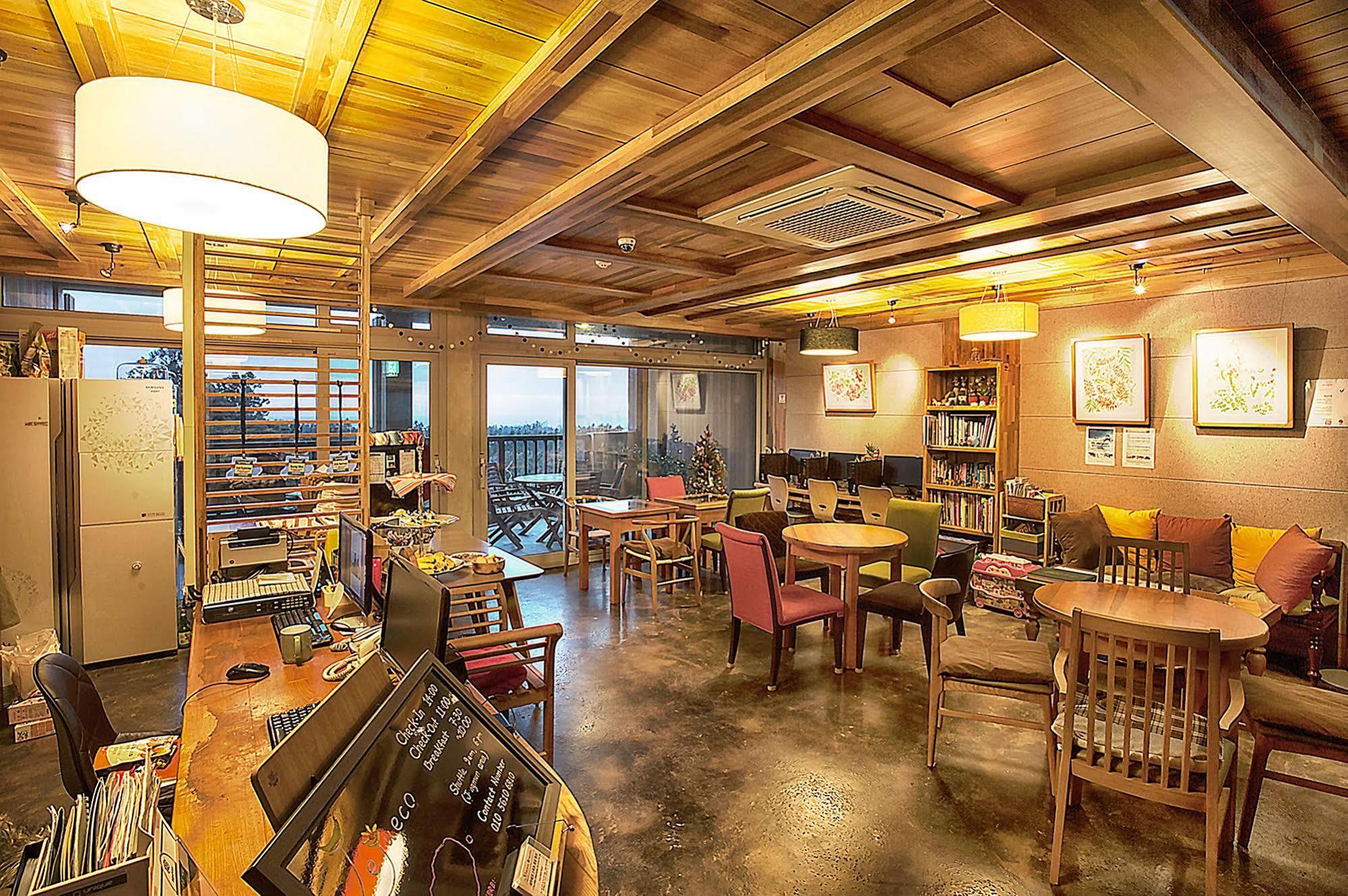Jeju Eco Suites Seogwipo Bagian luar foto