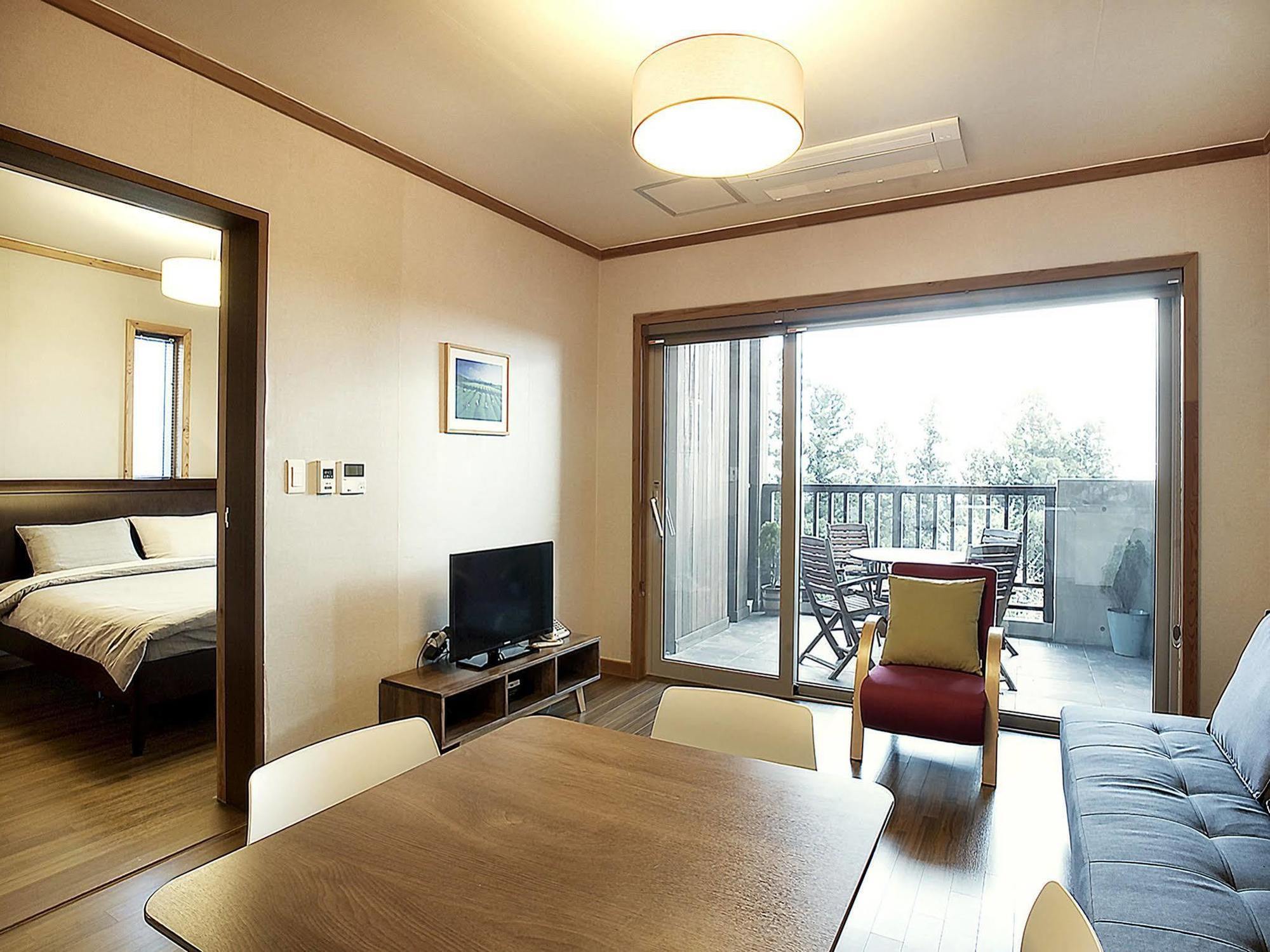 Jeju Eco Suites Seogwipo Bagian luar foto