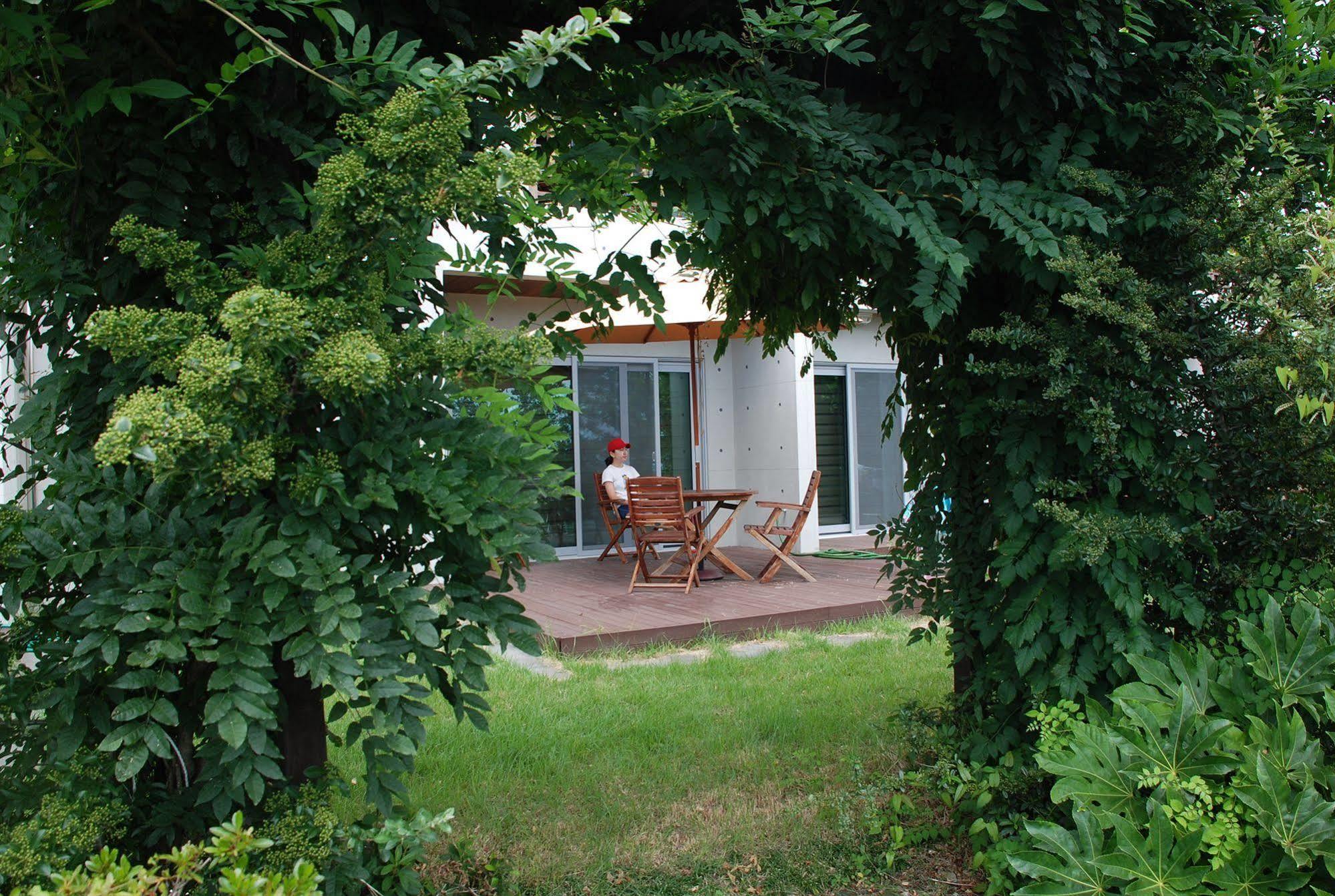 Jeju Eco Suites Seogwipo Bagian luar foto
